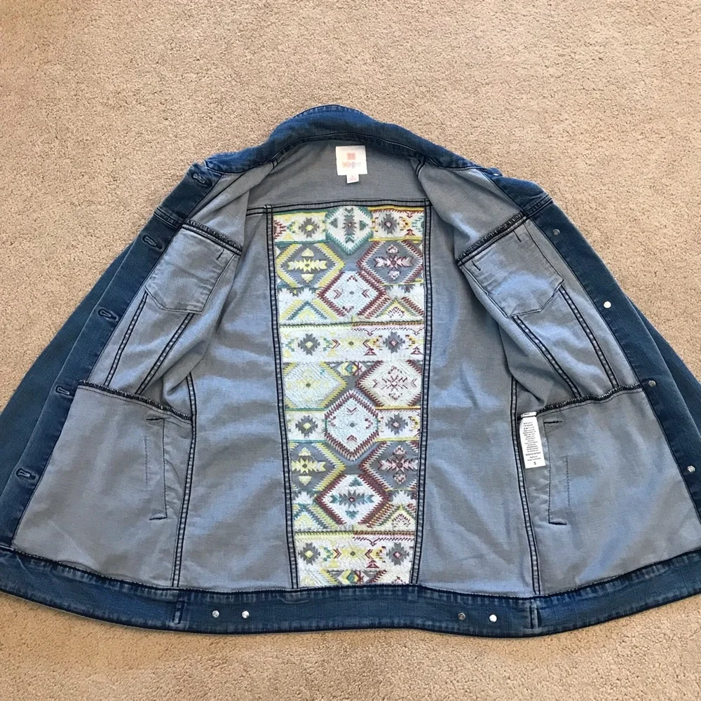LuLaRoe Jaxon Denim Jean Jacket Womens Small 6 8 Blue Embroidered Back Panel - Picture 6 of 11